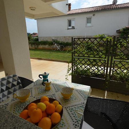 Apartments Karmen Maria Novigrad Istria Exterior foto