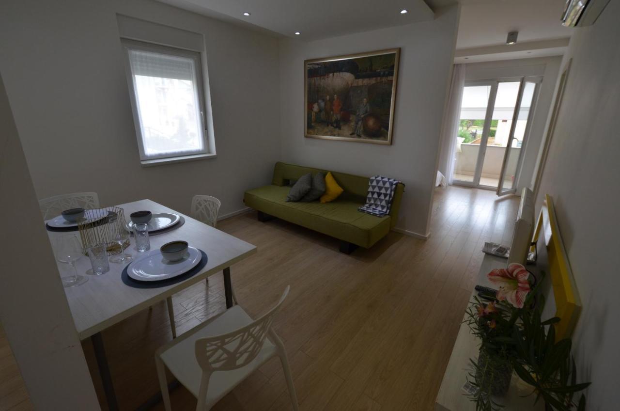 Apartments Karmen Maria Novigrad Istria Exterior foto